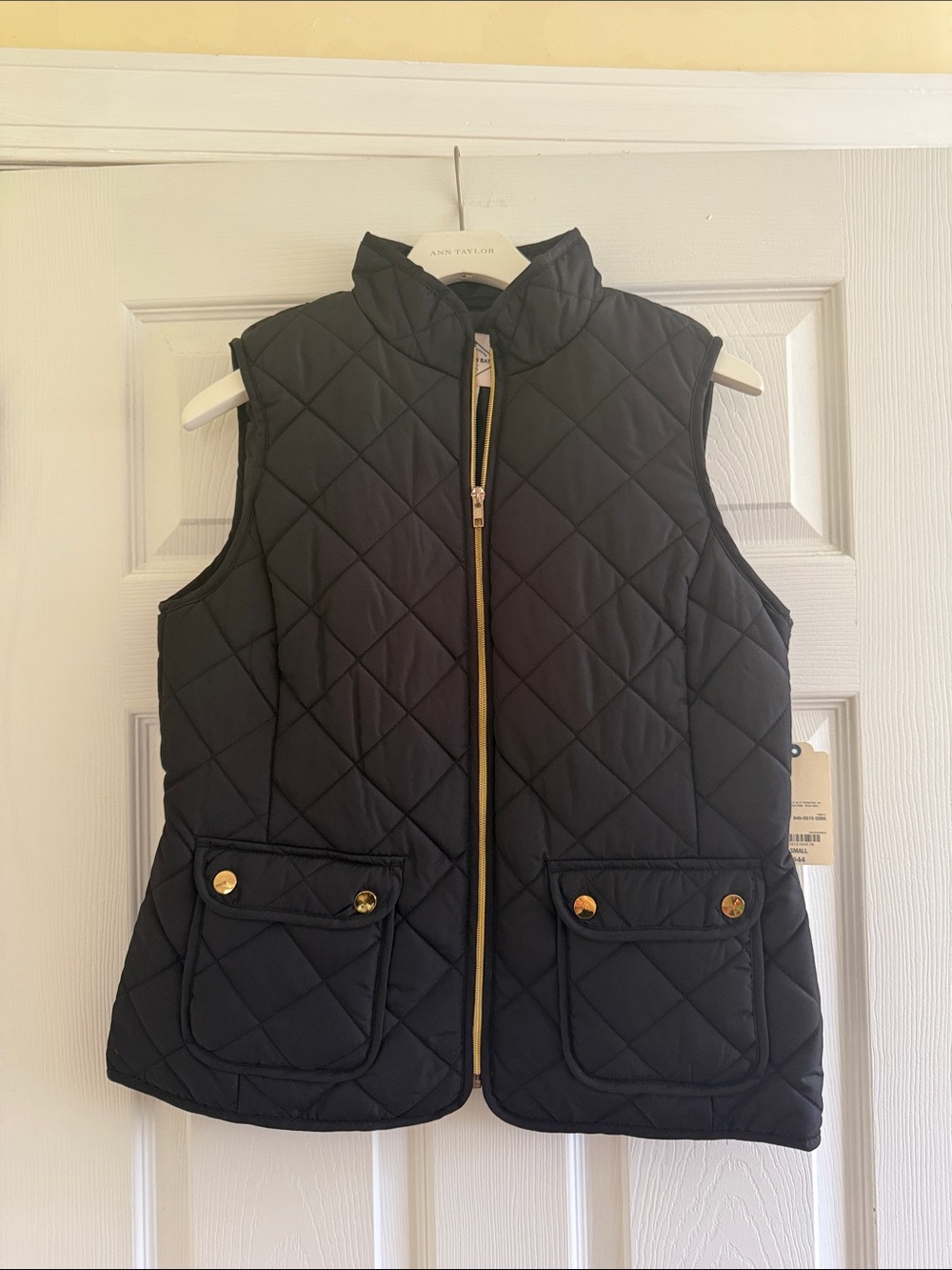 St. John'Small Bay Quilted Puffer Vest with Gold Hardware Black Small